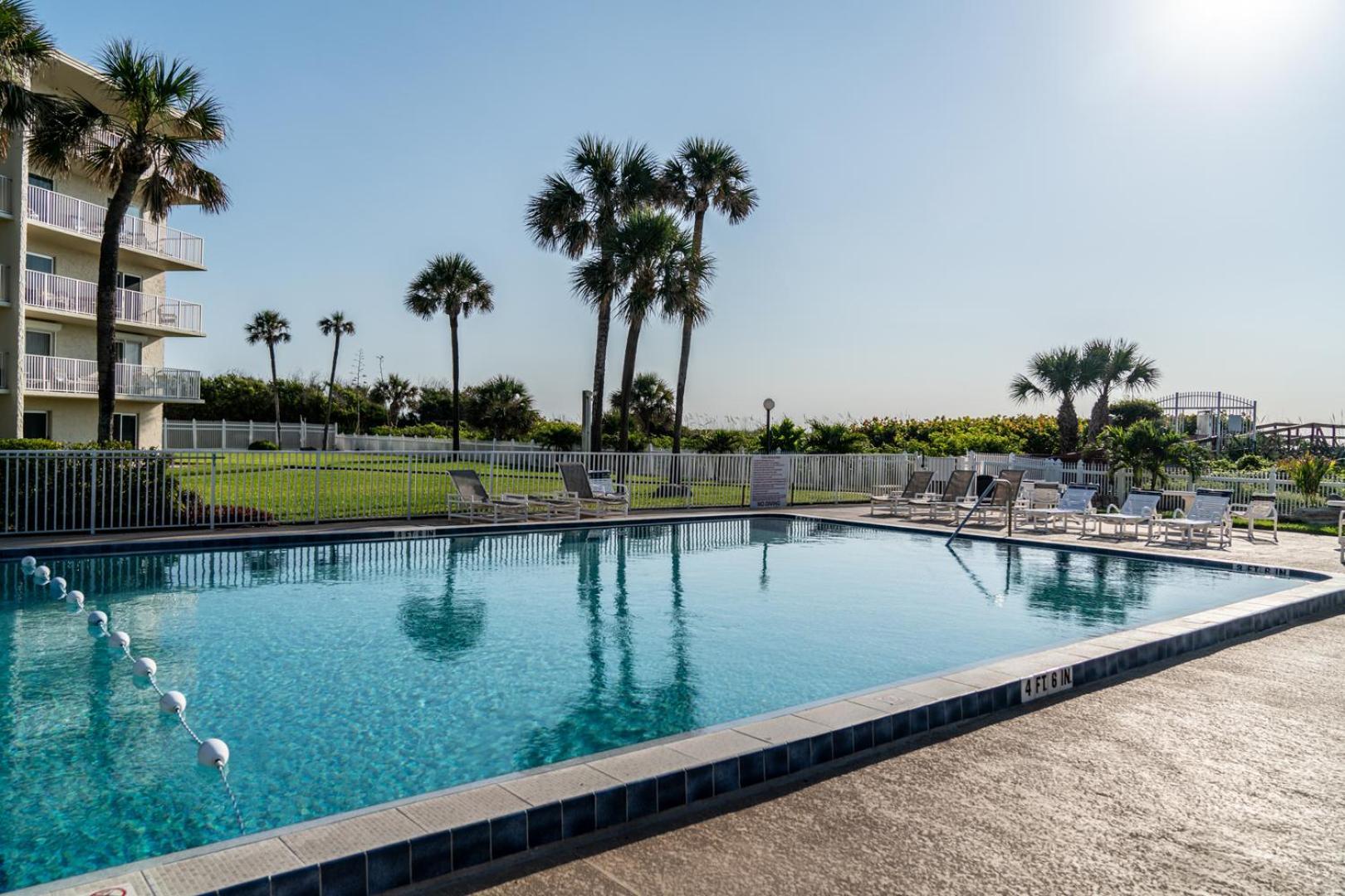 Cocoa Beach Towers Exterior photo