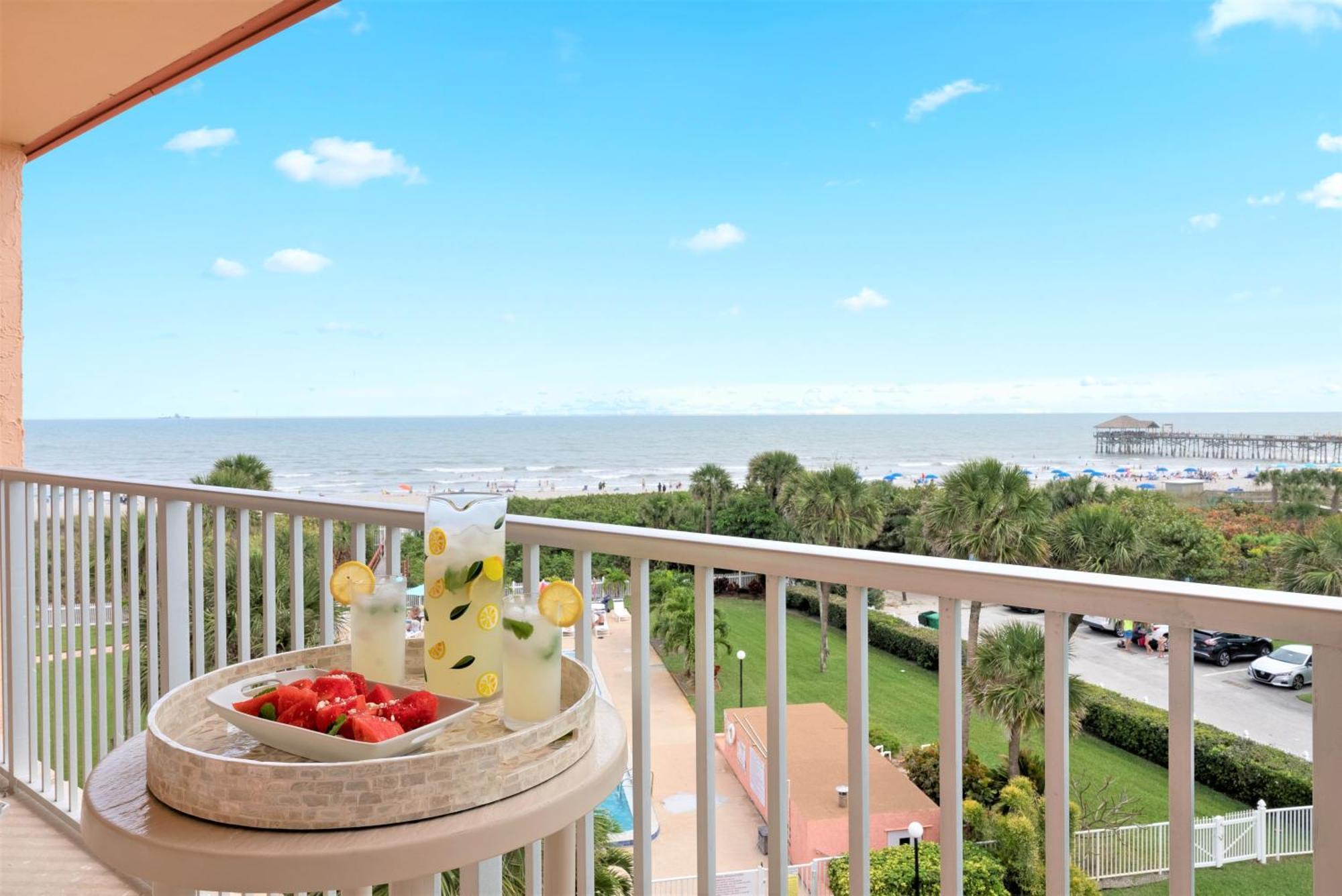Cocoa Beach Towers Exterior photo