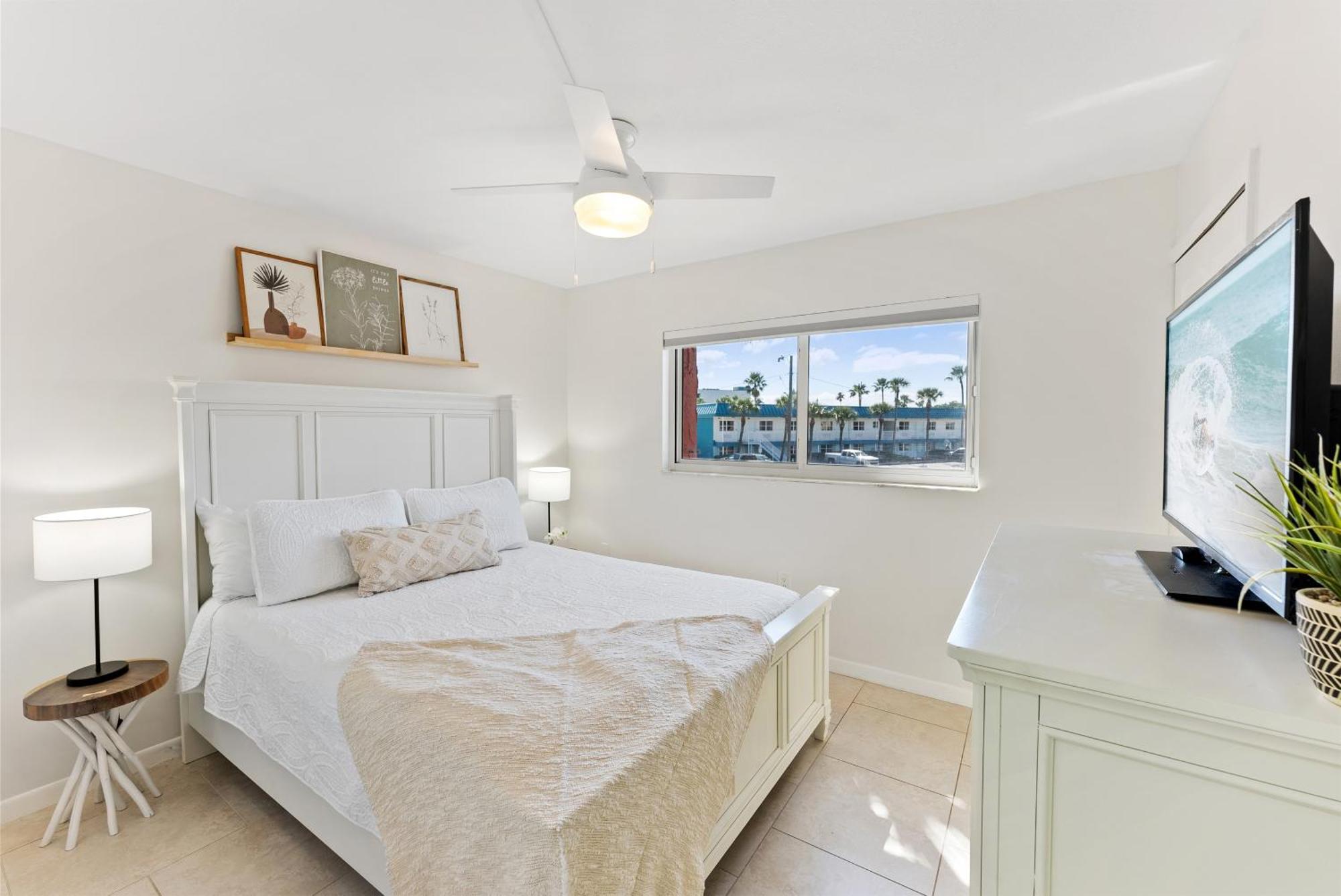 Cocoa Beach Towers Room photo